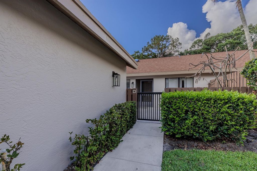 2054 SW Silver Pine Way 123d, Palm City, FL 34990