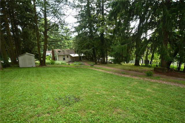 2425 Hampton Ave, Hampton, PA 15101