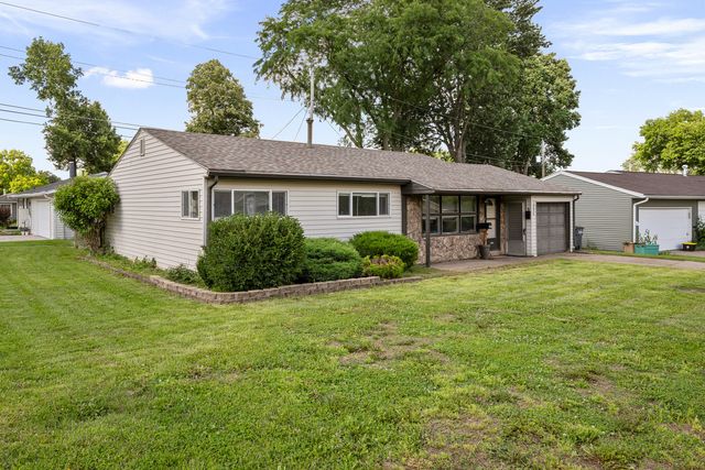 1904 N Oak Street, Bettendorf, IA 52722