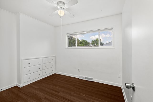 1904 N Oak Street, Bettendorf, IA 52722