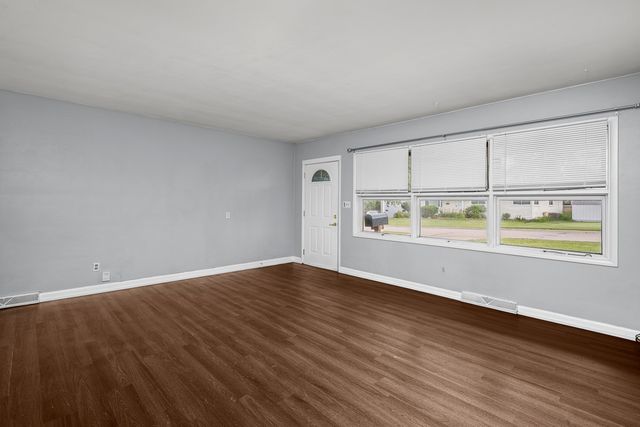 1904 N Oak Street, Bettendorf, IA 52722