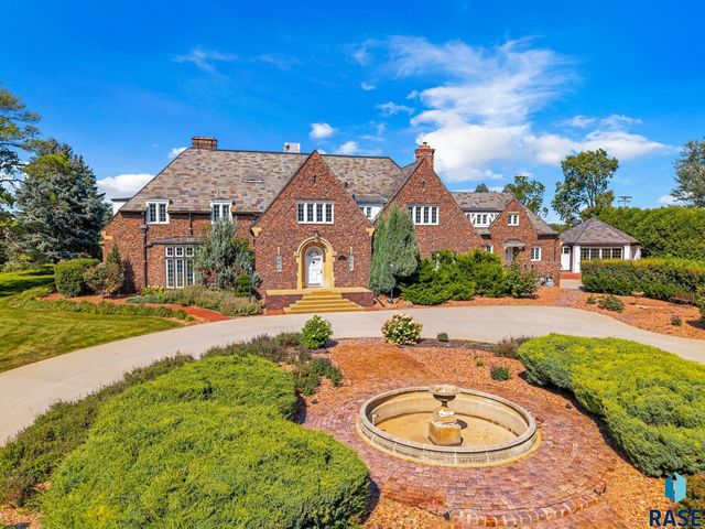 1 W Penmarch Pl Place, Sioux Falls, SD 57108