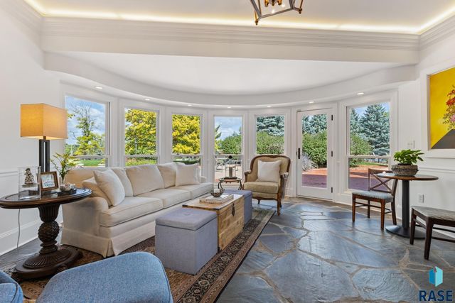 1 W Penmarch Pl Place, Sioux Falls, SD 57108