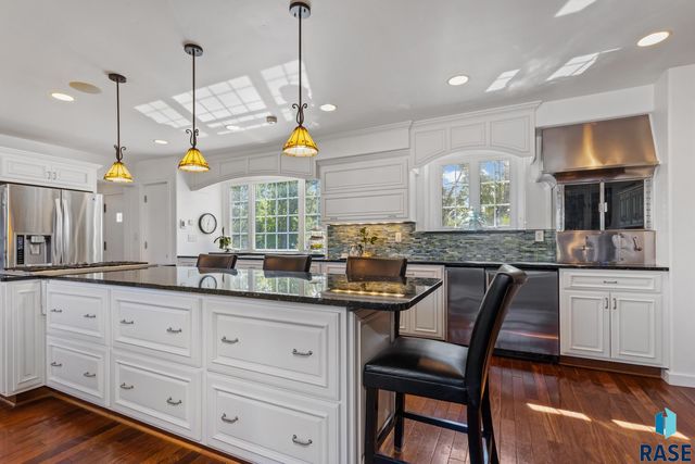 1 W Penmarch Pl Place, Sioux Falls, SD 57108