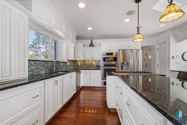 1 W Penmarch Pl Place, Sioux Falls, SD 57108