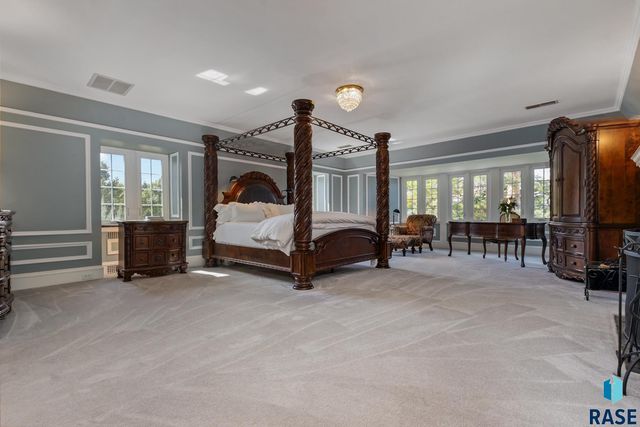 1 W Penmarch Pl Place, Sioux Falls, SD 57108