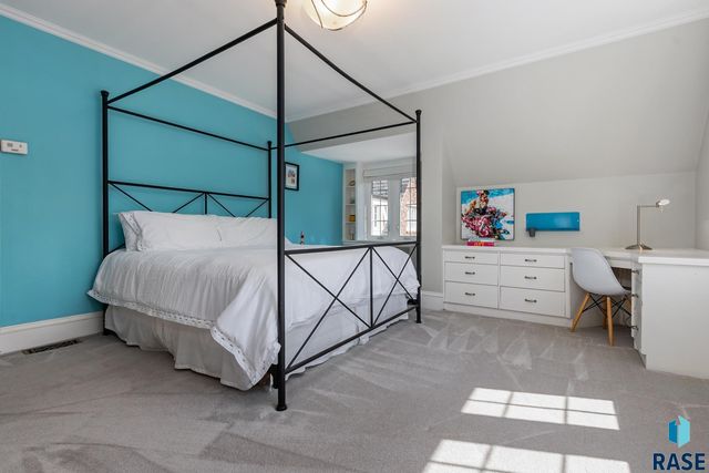 1 W Penmarch Pl Place, Sioux Falls, SD 57108