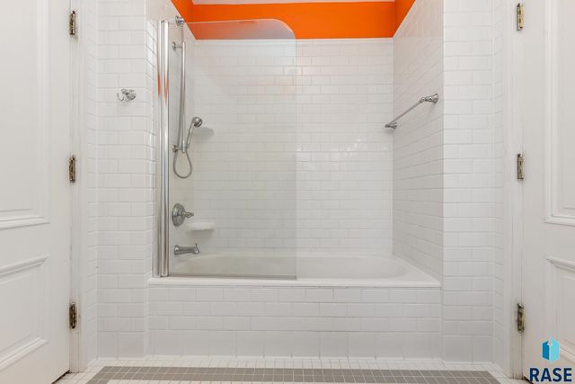 1 W Penmarch Pl Place, Sioux Falls, SD 57108