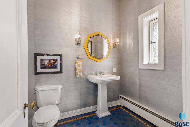 1 W Penmarch Pl Place, Sioux Falls, SD 57108