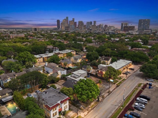 626 W Alabama Street, Houston, TX 77006
