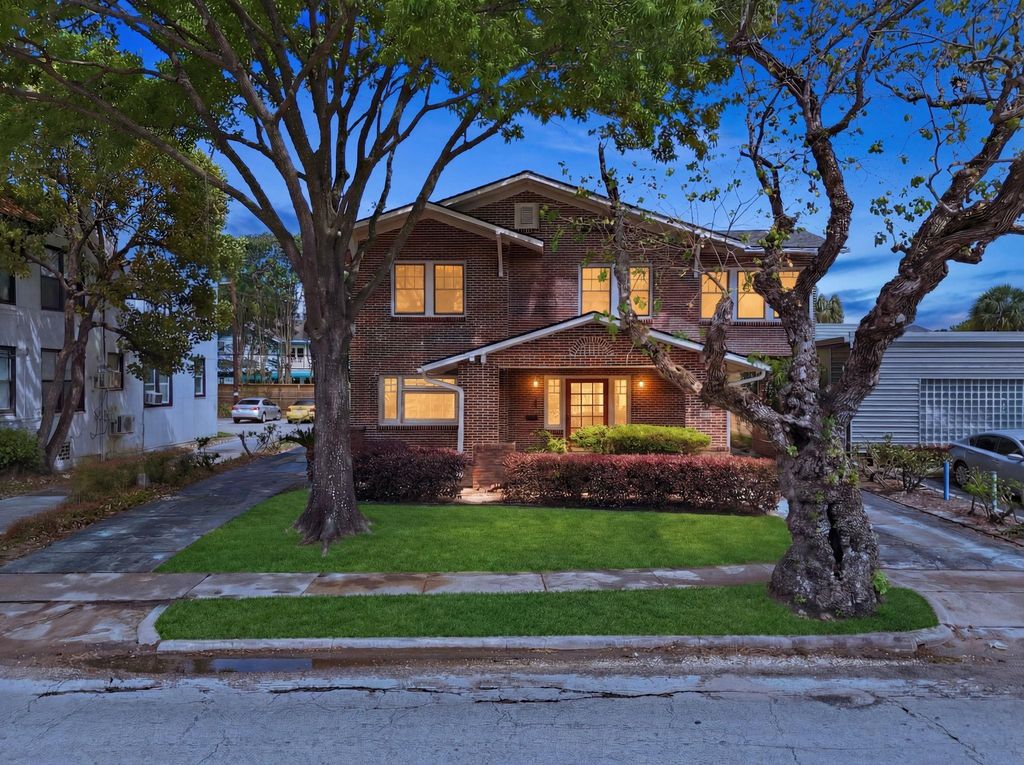 626 W Alabama Street, Houston, TX 77006