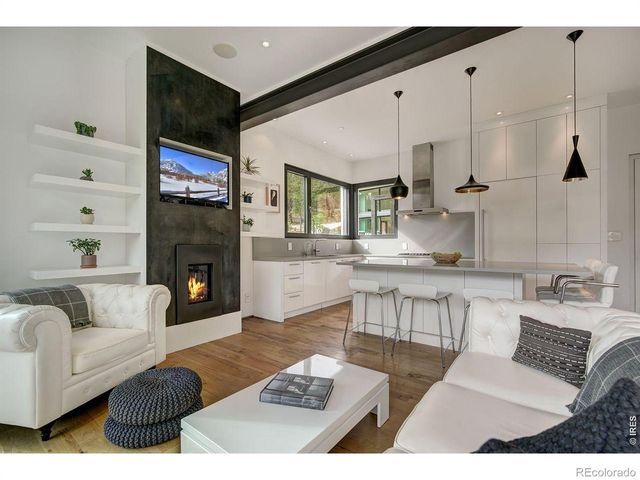 228 Lion Point, Boulder, CO 80302