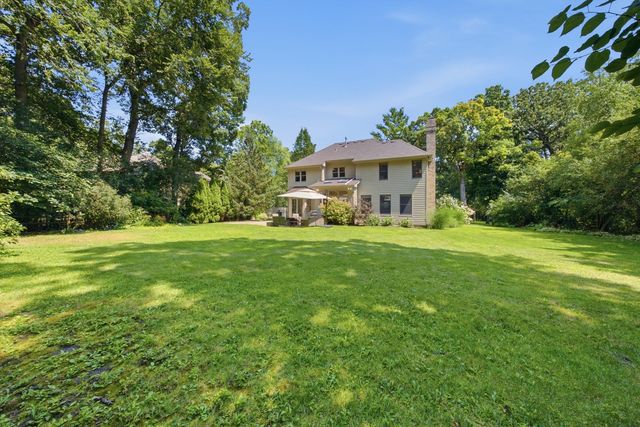 2523 Forest Court, Lindenhurst, IL 60046