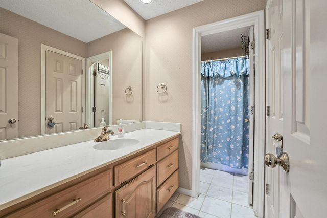 4201 Spurwood Drive, Carrollton, TX 75010