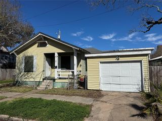 1616 38th Street, Galveston, TX 77550