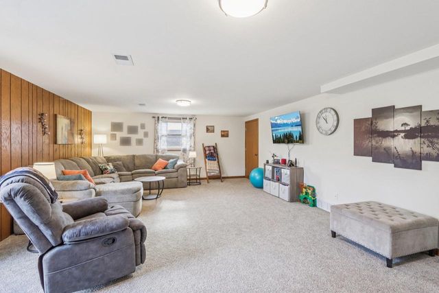 209-211 Buechner Drive, Mount Horeb, WI 53572