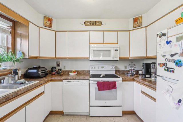 209-211 Buechner Drive, Mount Horeb, WI 53572