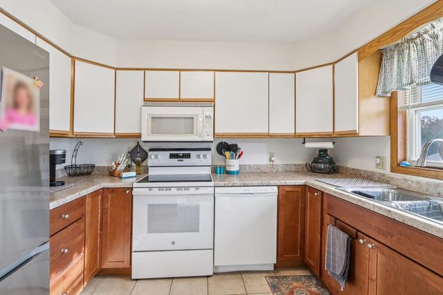 209-211 Buechner Drive, Mount Horeb, WI 53572