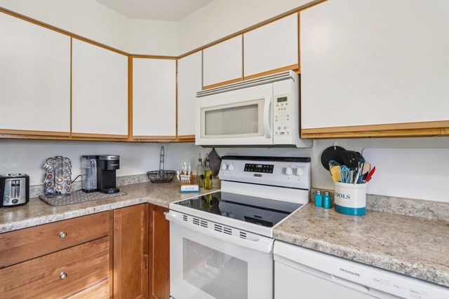 209-211 Buechner Drive, Mount Horeb, WI 53572