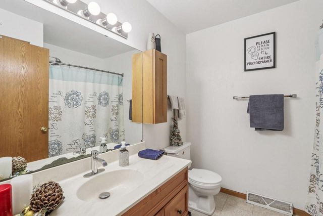 209-211 Buechner Drive, Mount Horeb, WI 53572