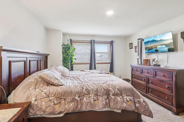 209-211 Buechner Drive, Mount Horeb, WI 53572