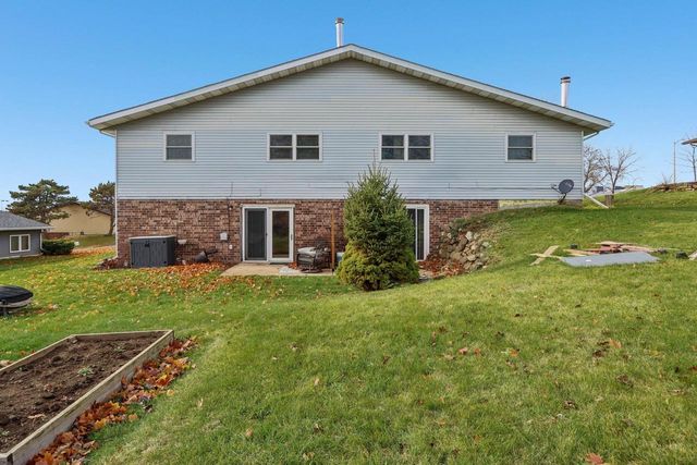 209-211 Buechner Drive, Mount Horeb, WI 53572