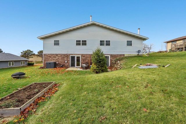 209-211 Buechner Drive, Mount Horeb, WI 53572