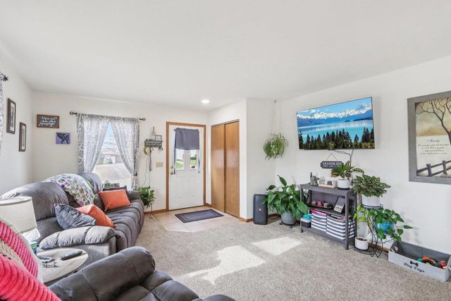 209-211 Buechner Drive, Mount Horeb, WI 53572