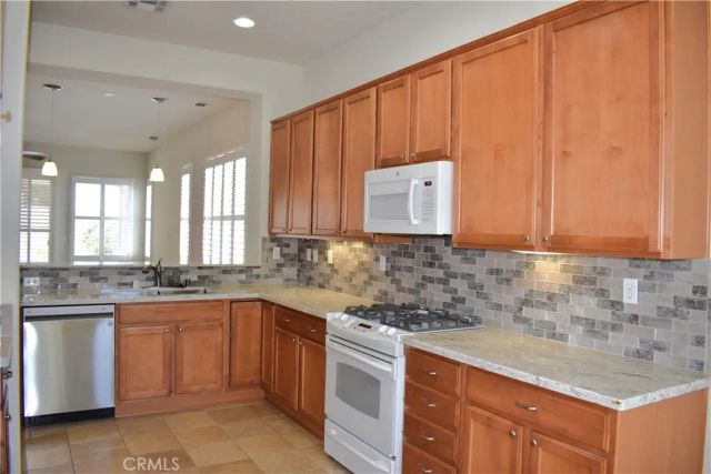 19484 Biltmore Road, Apple Valley, CA 92308