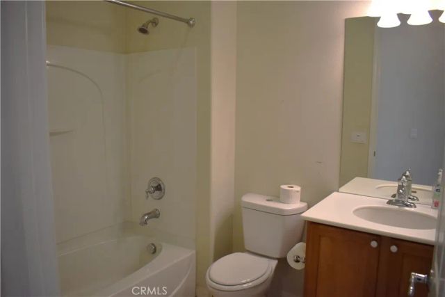 19484 Biltmore Road, Apple Valley, CA 92308