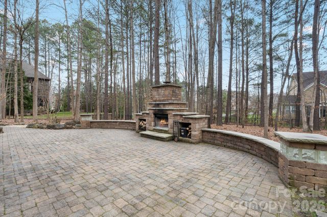 2404 Island Lake Drive, Charlotte, NC 28214