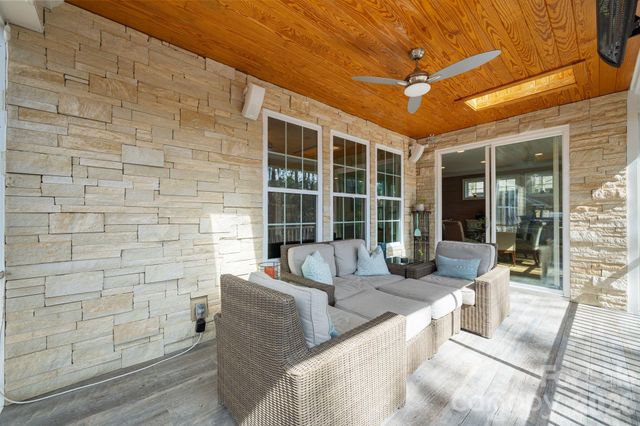 2404 Island Lake Drive, Charlotte, NC 28214