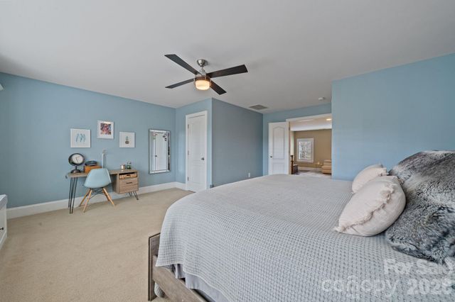 2404 Island Lake Drive, Charlotte, NC 28214