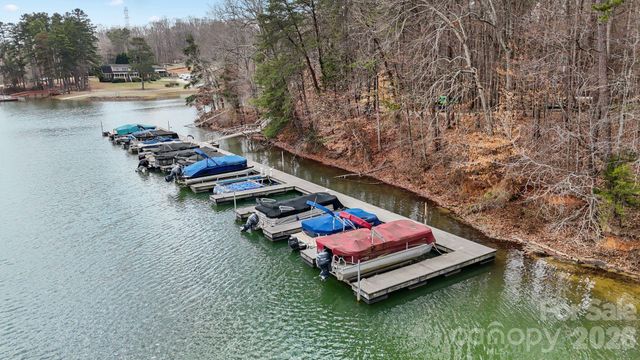 2404 Island Lake Drive, Charlotte, NC 28214