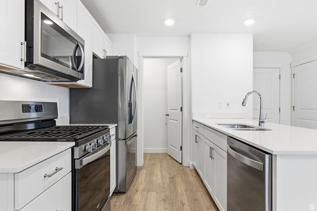 3302 E ELKHORN LN, Washington, UT 84780