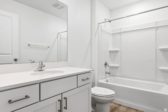 3302 E ELKHORN LN, Washington, UT 84780