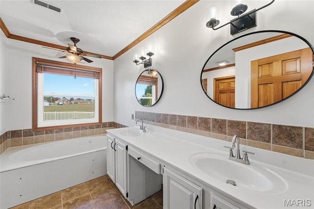38 Ernst Drive, Glen Carbon, IL 62034
