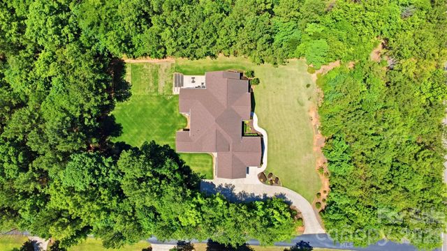 2006 Eagle Point Estate, Lancaster, SC 29720