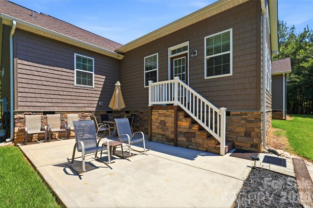 2006 Eagle Point Estate, Lancaster, SC 29720