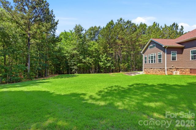 2006 Eagle Point Estate, Lancaster, SC 29720