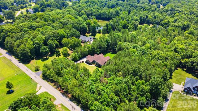 2006 Eagle Point Estate, Lancaster, SC 29720