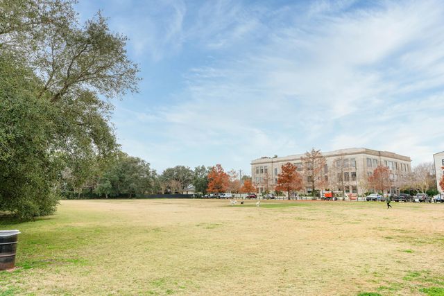 37 Ashley Avenue, Charleston, SC 29401