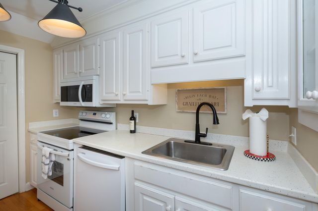 37 Ashley Avenue, Charleston, SC 29401