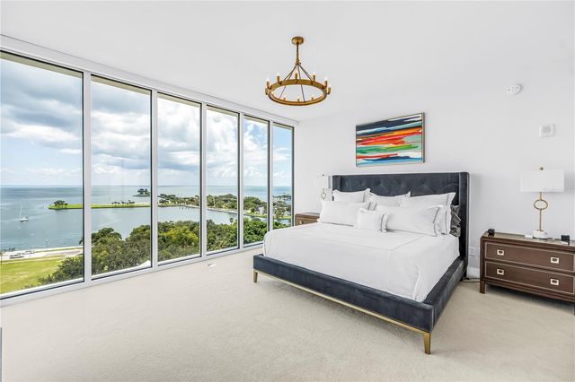 176 4TH AVENUE NE 1101, St Petersburg, FL 33701