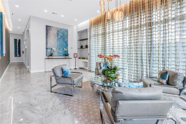 176 4TH AVENUE NE 1101, St Petersburg, FL 33701