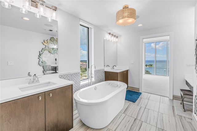 176 4TH AVENUE NE 1101, St Petersburg, FL 33701