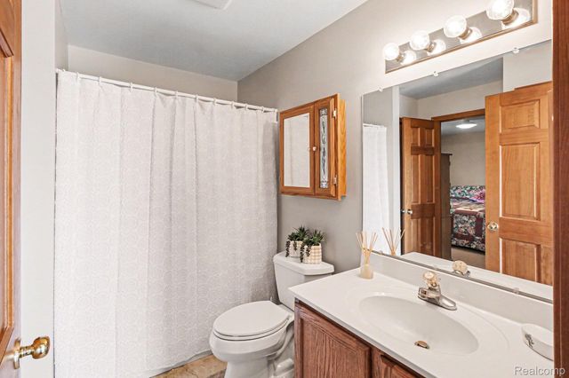 8806 Bergin Road, Hartland Township, MI 48843