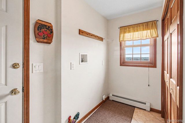 8806 Bergin Road, Hartland Township, MI 48843