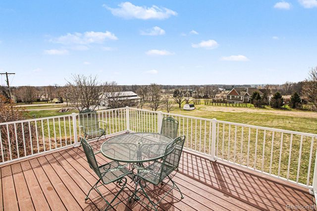 8806 Bergin Road, Hartland Township, MI 48843