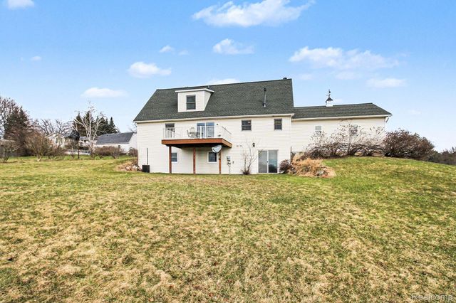 8806 Bergin Road, Hartland Township, MI 48843